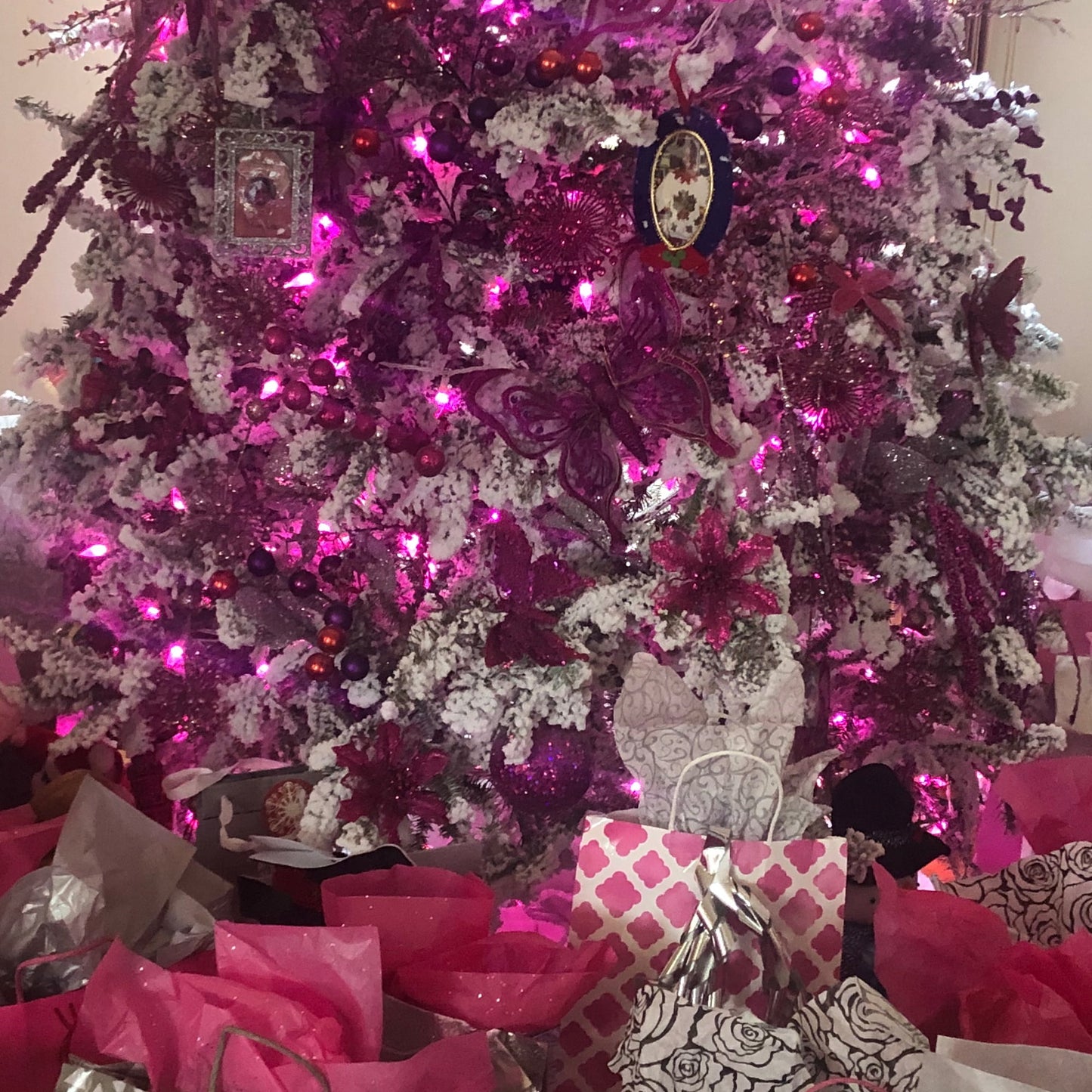 LED C6 Faceted Christmas Lights - Pink - 22.5' White Wire - 70Ct